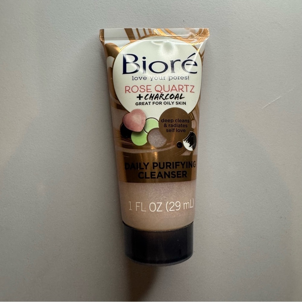 Biore Daily Purifying Cleanser with Rose Quartz and Charcoal